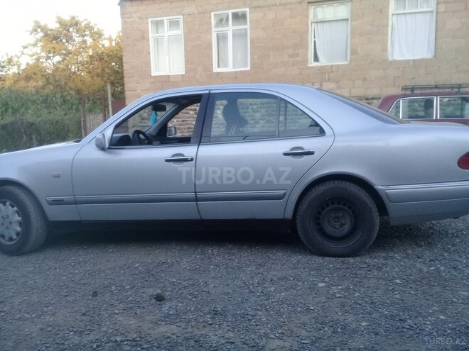 Mercedes E 220 1998, 300,526 km - 2.2 l - Ağstafa