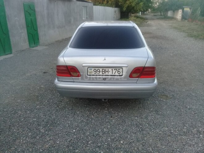 Mercedes E 220 1998, 300,526 km - 2.2 l - Ağstafa