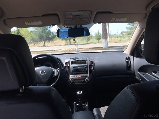 Kia Ceed 2009, 239,000 km - 1.6 л - Salyan