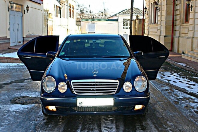 Mercedes E 220 2000, 321,000 km - 2.2 л - Quba