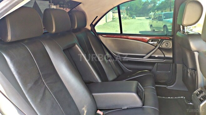 Mercedes E 220 2000, 321,000 km - 2.2 л - Quba