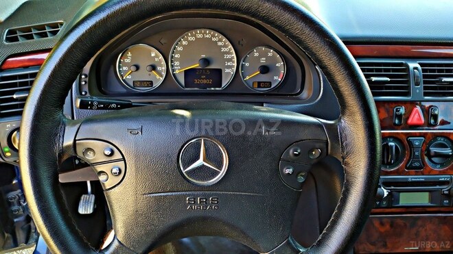 Mercedes E 220 2000, 321,000 km - 2.2 л - Quba