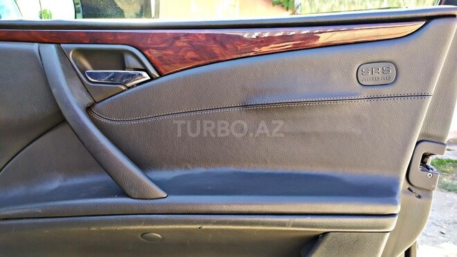 Mercedes E 220 2000, 321,000 km - 2.2 л - Quba