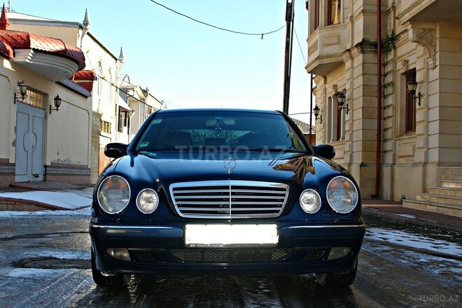 Mercedes E 220 2000, 321,000 km - 2.2 л - Quba