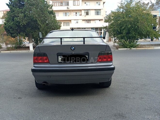 BMW 318 1992, 409,667 km - 1.8 l - Sumqayıt