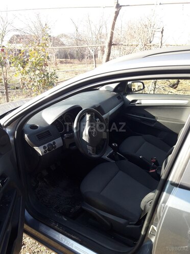 Opel Astra 2006, 204,500 km - 1.4 l - Şəki