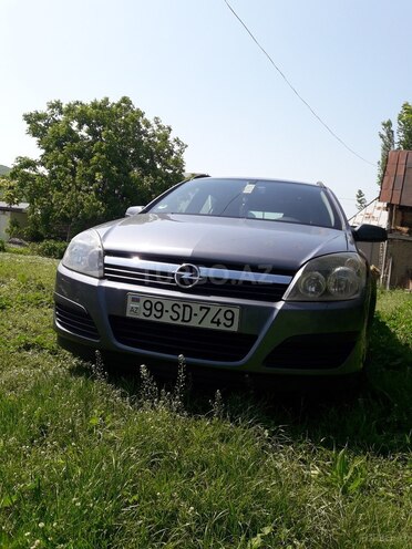 Opel Astra 2006, 204,500 km - 1.4 l - Şəki