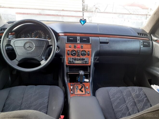Mercedes E 220 1998, 350,000 km - 2.2 л - Bakı