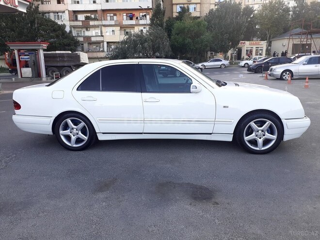 Mercedes E 220 1998, 350,000 km - 2.2 л - Bakı