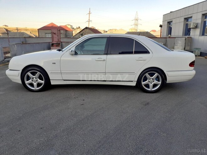 Mercedes E 220 1998, 350,000 km - 2.2 л - Bakı