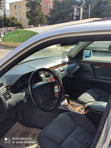 Mercedes E 220 1998, 394,000 km - 2.2 l - Bakı