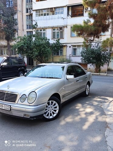 Mercedes E 220 1998, 394,000 km - 2.2 l - Bakı