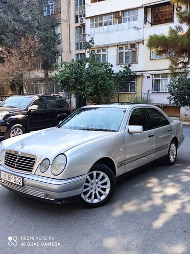 Mercedes E 220 1998, 394,000 km - 2.2 l - Bakı