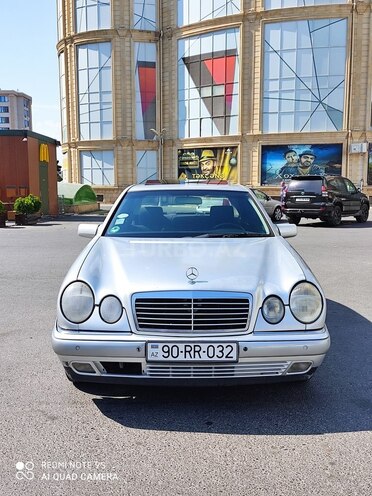 Mercedes E 220 1998, 394,000 km - 2.2 l - Bakı
