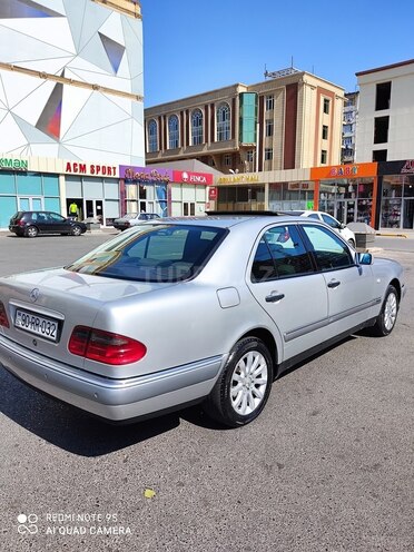 Mercedes E 220 1998, 394,000 km - 2.2 l - Bakı