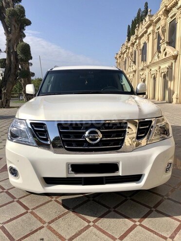 Nissan Patrol 2010, 101,000 km - 5.6 l - Bakı