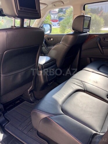 Nissan Patrol 2010, 101,000 km - 5.6 l - Bakı