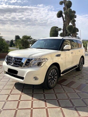 Nissan Patrol 2010, 101,000 km - 5.6 l - Bakı