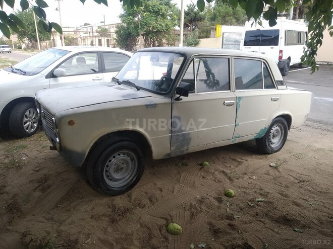 LADA (VAZ) 21011 1984, 454,550 km - 1.5 l - Salyan