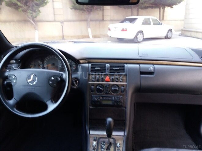Mercedes E 240 2000, 279,000 km - 2.4 л - Bakı