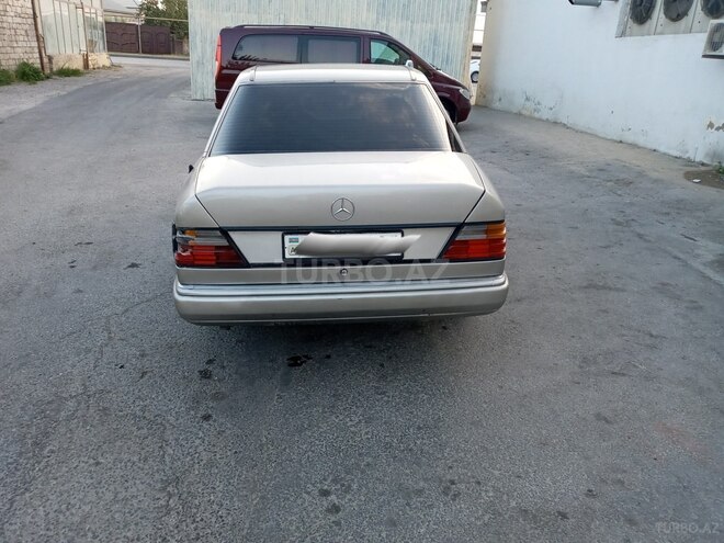Mercedes E 250 1990, 256,487 km - 2.5 l - Bakı
