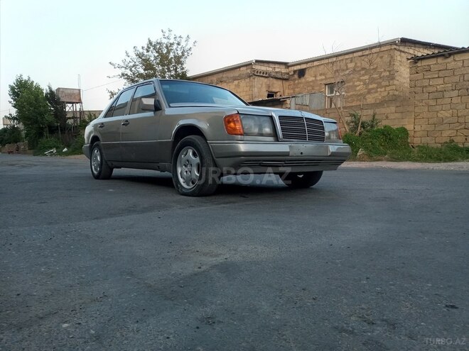 Mercedes E 250 1990, 256,487 km - 2.5 l - Bakı