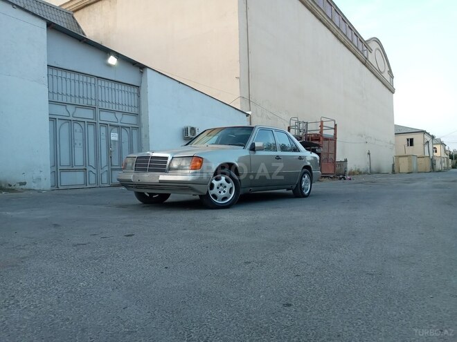 Mercedes E 250 1990, 256,487 km - 2.5 l - Bakı