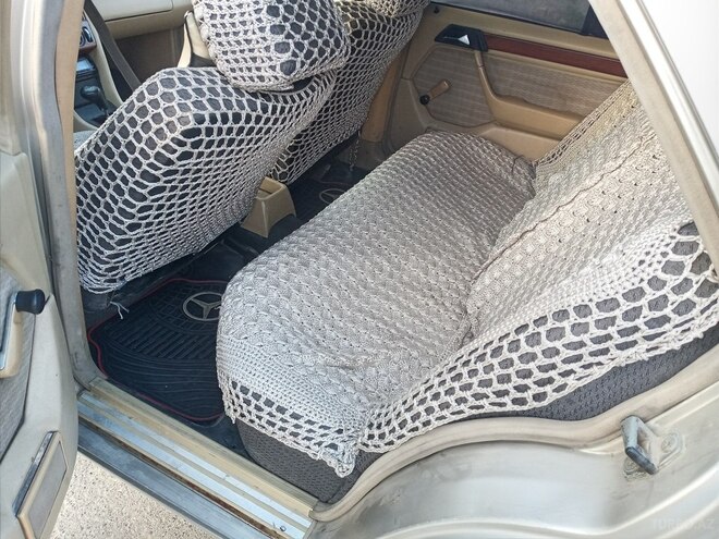 Mercedes E 250 1990, 256,487 km - 2.5 l - Bakı