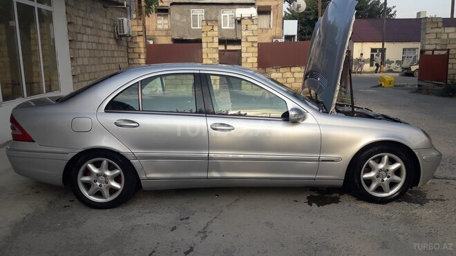 Mercedes C 240 2000, 305,865 km - 2.6 l - Yevlax
