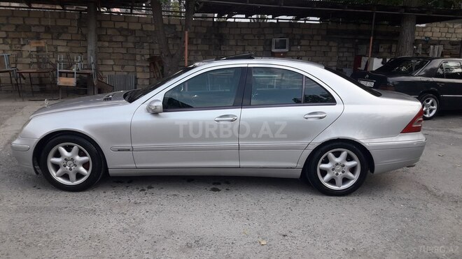 Mercedes C 240 2000, 305,865 km - 2.6 l - Yevlax