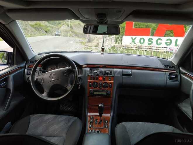 Mercedes E 240 2000, 240,000 km - 2.6 l - Qəbələ
