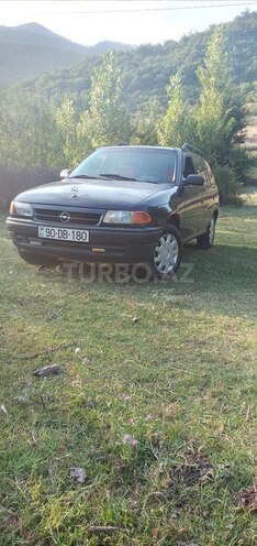 Opel Astra 1995, 444,444 km - 1.6 l - İsmayıllı