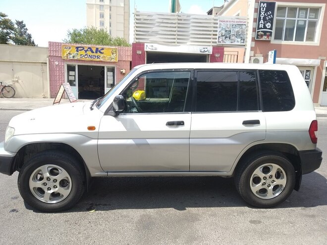 Mitsubishi Pajero io 1999, 240,000 km - 1.8 l - Bakı