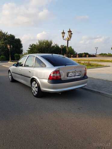 Opel Vectra 1997, 284,098 km - 2.0 l - Astara