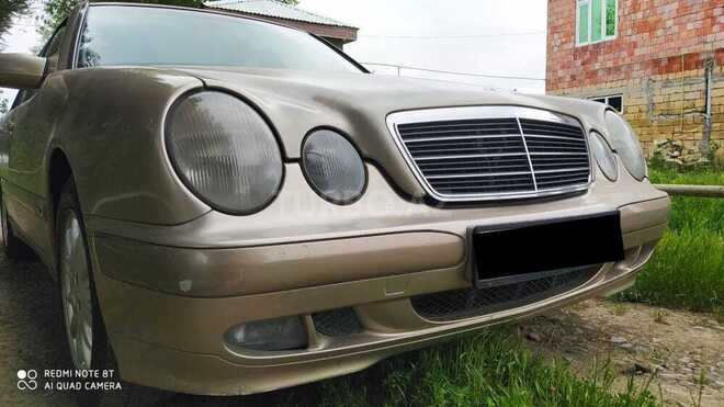 Mercedes E 220 2001, 382,304 km - 2.2 l - Bakı