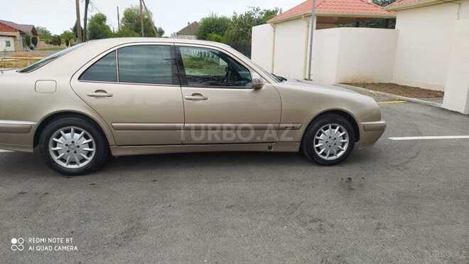 Mercedes E 220 2001, 382,304 km - 2.2 l - Bakı