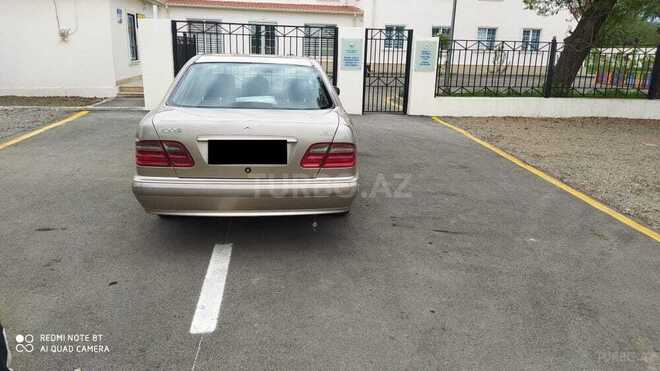 Mercedes E 220 2001, 382,304 km - 2.2 l - Bakı