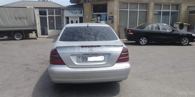 Mercedes E 220 2003, 334,000 km - 2.2 l - Bakı