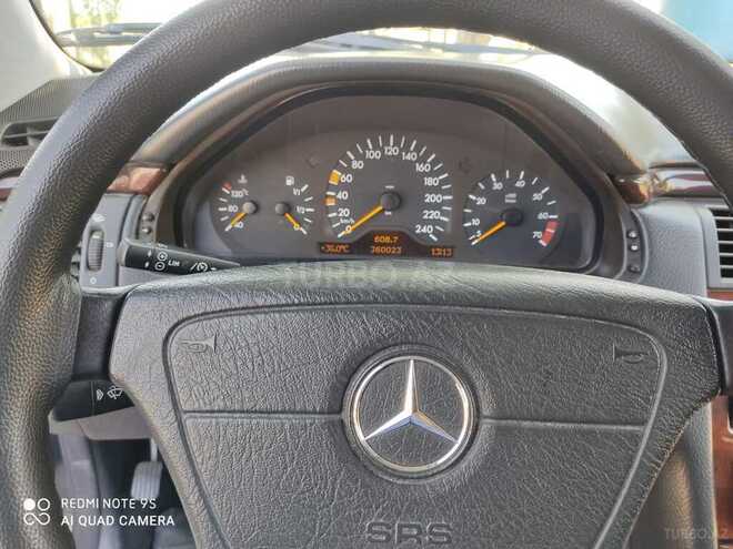 Mercedes E 240 1999, 360,023 km - 2.4 l - Sabirabad