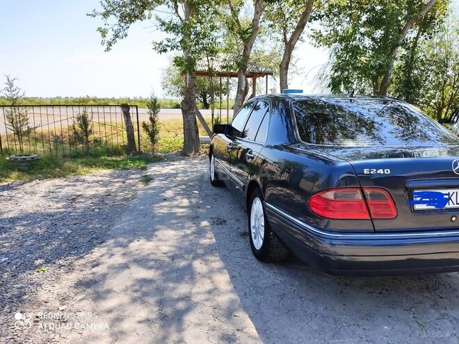 Mercedes E 240 1999, 360,023 km - 2.4 l - Sabirabad