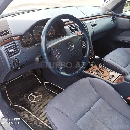 Mercedes E 320 1999, 330,000 km - 3.2 l - Sumqayıt