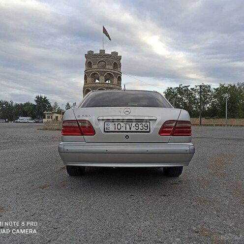 Mercedes E 320 1999, 330,000 km - 3.2 l - Sumqayıt