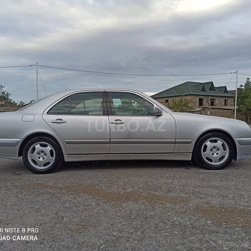 Mercedes E 320 1999, 330,000 km - 3.2 l - Sumqayıt