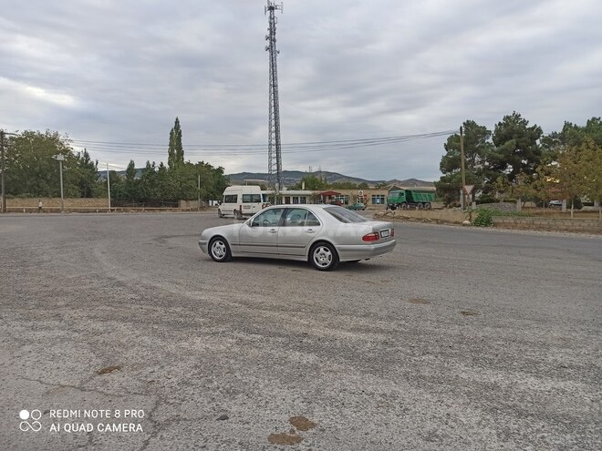 Mercedes E 320 1999, 330,000 km - 3.2 l - Sumqayıt