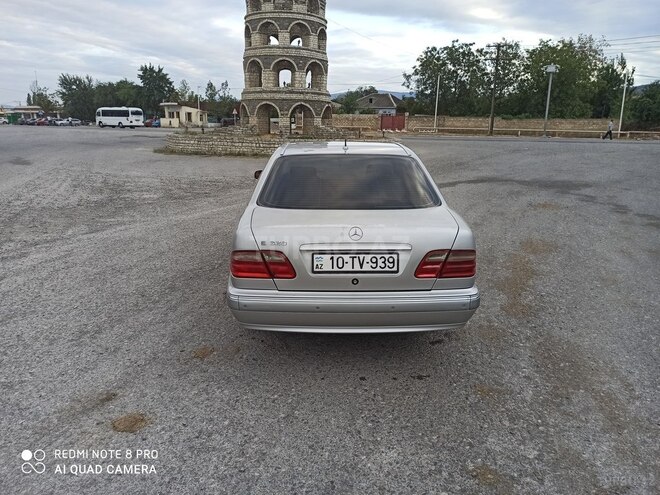 Mercedes E 320 1999, 330,000 km - 3.2 l - Sumqayıt