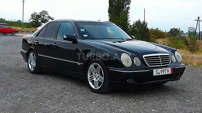 Mercedes E 270 2001, 270,000 km - 2.7 l - Qusar