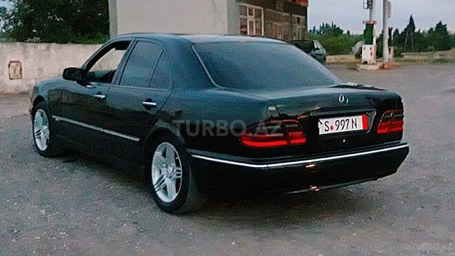 Mercedes E 270 2001, 270,000 km - 2.7 l - Qusar