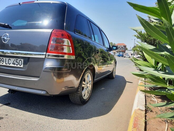 Opel Zafira 2009, 250,000 km - 1.7 l - Masallı