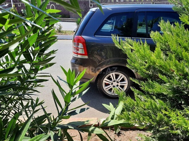 Opel Zafira 2009, 250,000 km - 1.7 l - Masallı