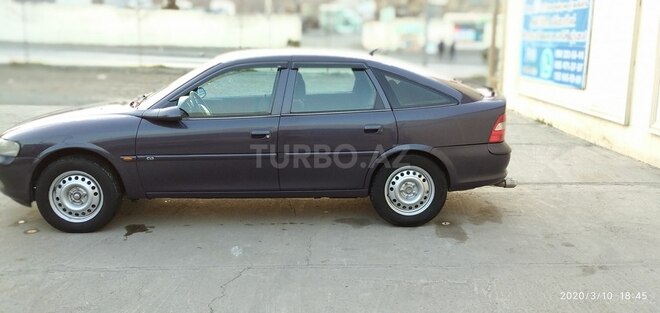 Opel Vectra 1999, 250,000 km - 2.0 л - Gəncə